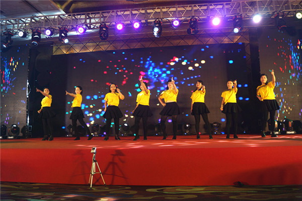 凯时娱乐生物召开2018年度表彰奖励大会暨2019年度工作规划大会